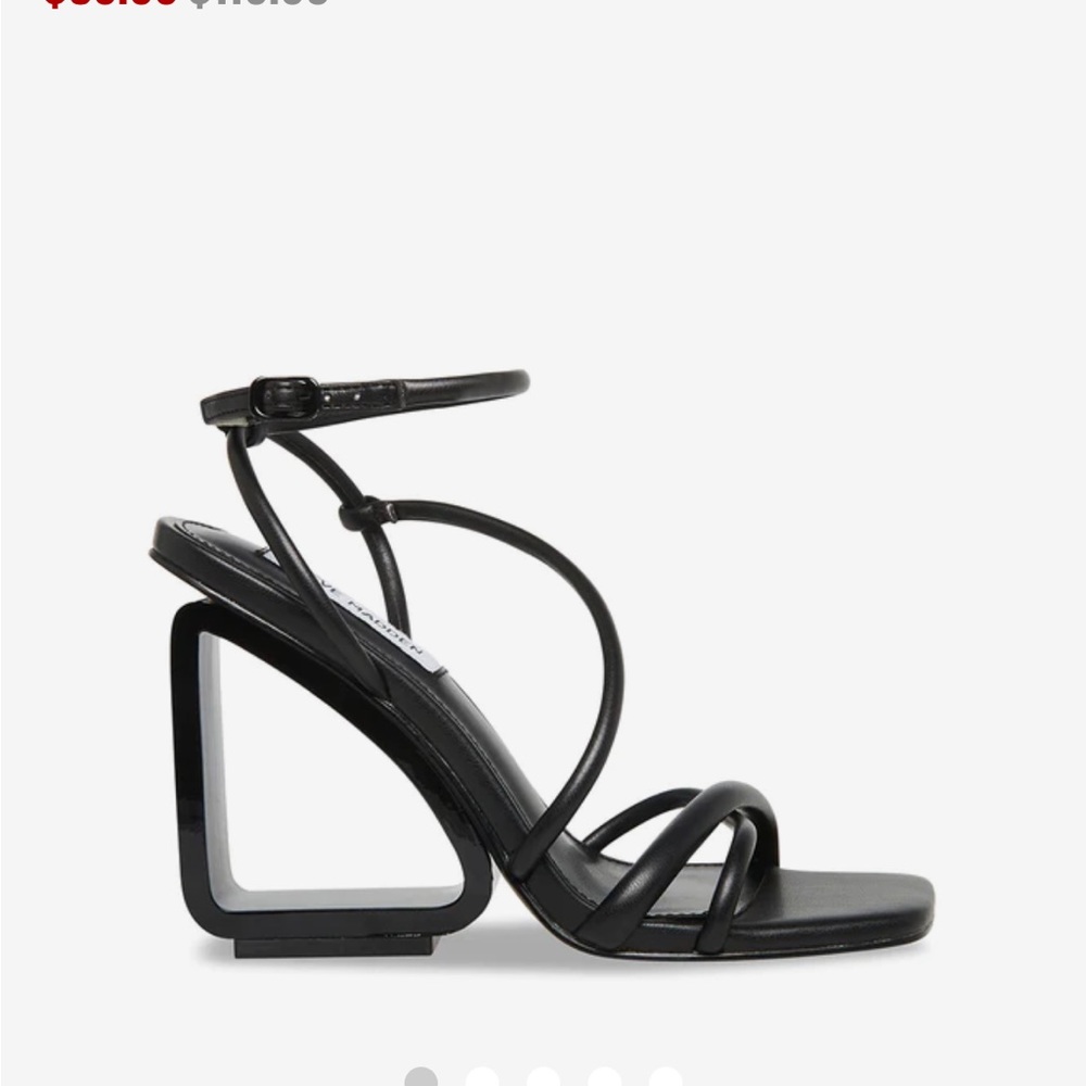New in box Steve Madden Elements Heel in Black